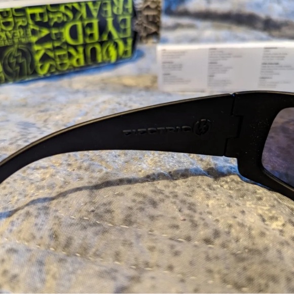 Electric HOY Sunglasses Matte Black Frame, Grey/Green 580 Pro Lenses NWT - Picture 5 of 6